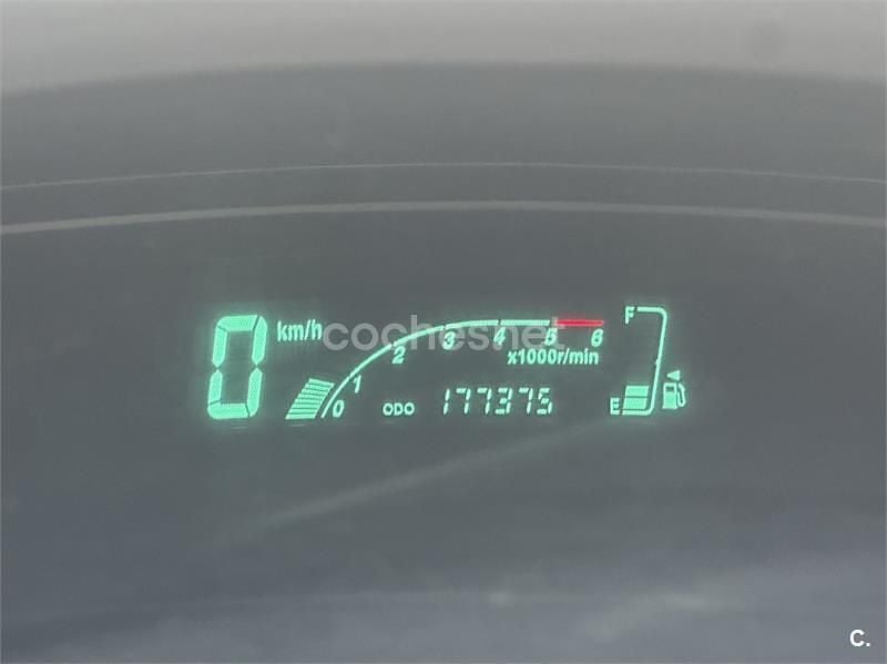 Usado Toyota Yaris Terra 75 CV (55 kW) 2003 Azul Berlina