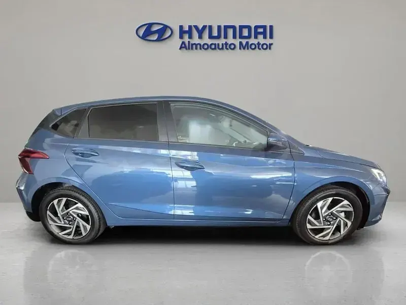 Usado Hyundai i20 100 CV (73 kW) 2025 Azul Utilitario