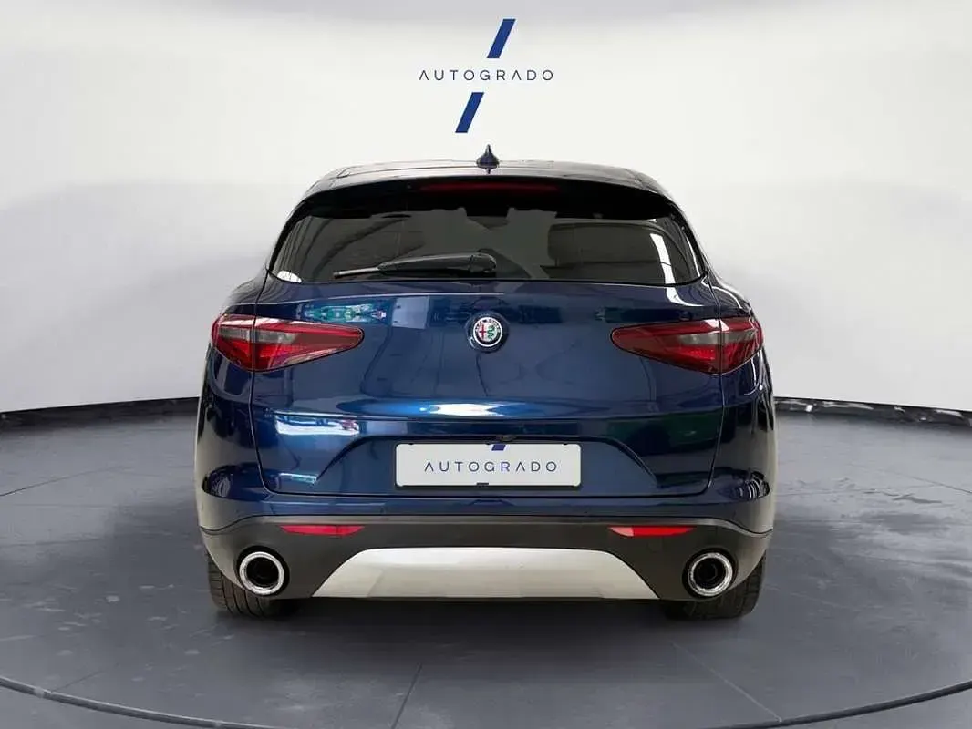 Usado Alfa Romeo Stelvio 279 CV (205 kW) 2017 Azul SUV