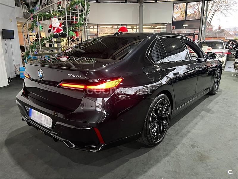 Usado BMW 740 340 CV (250 kW) 2023 Negro Berlina