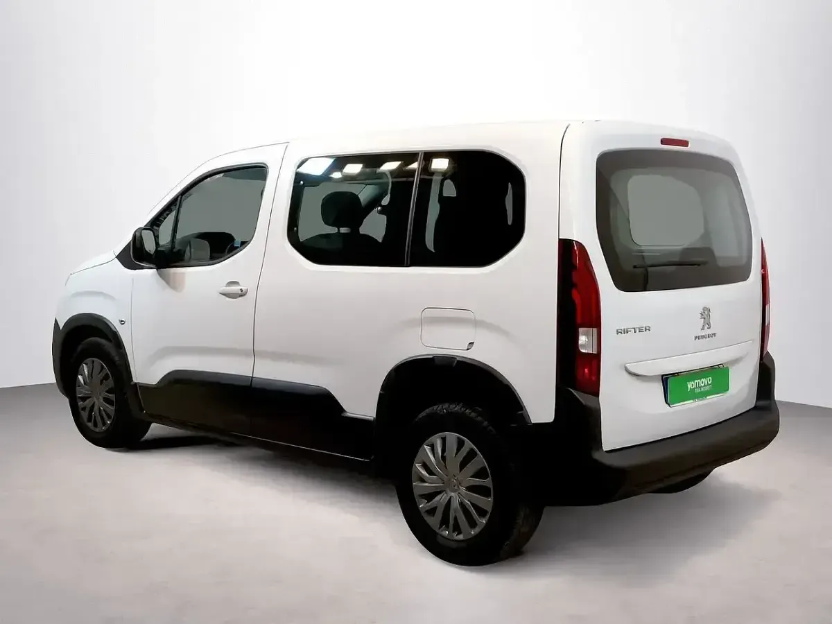 Usado Peugeot Rifter Active 102 CV (75 kW) 2023 Blanco Monovolumen
