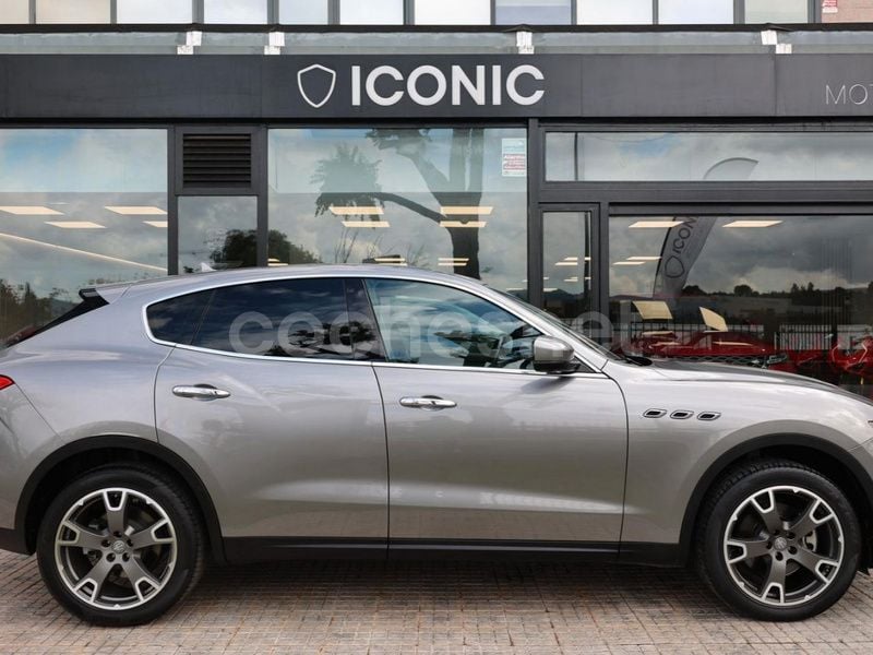 Usado Maserati Levante 350 CV (257 kW) 2020 Gris SUV
