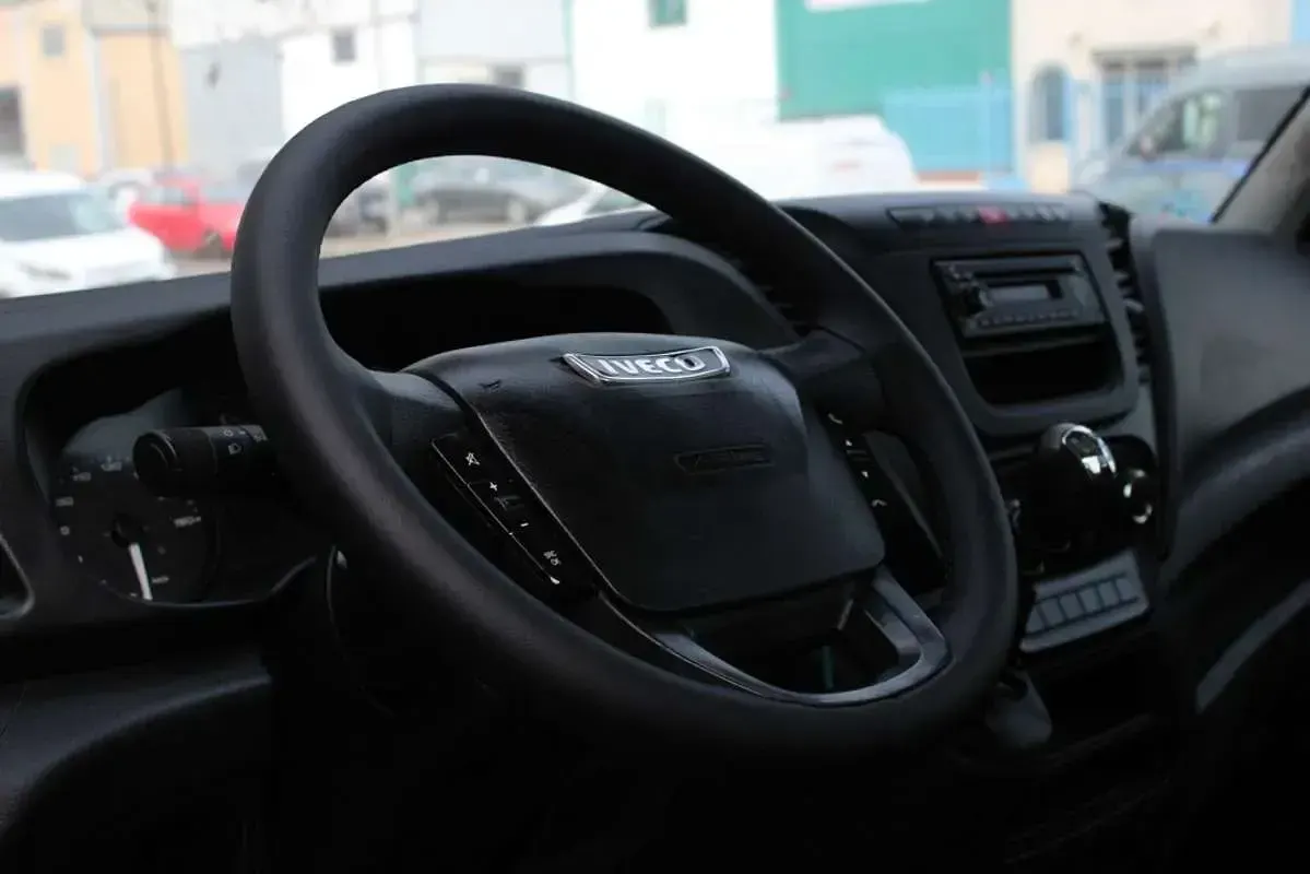 Usado Iveco Daily 156 CV (114 kW) 2021 Blanco Van