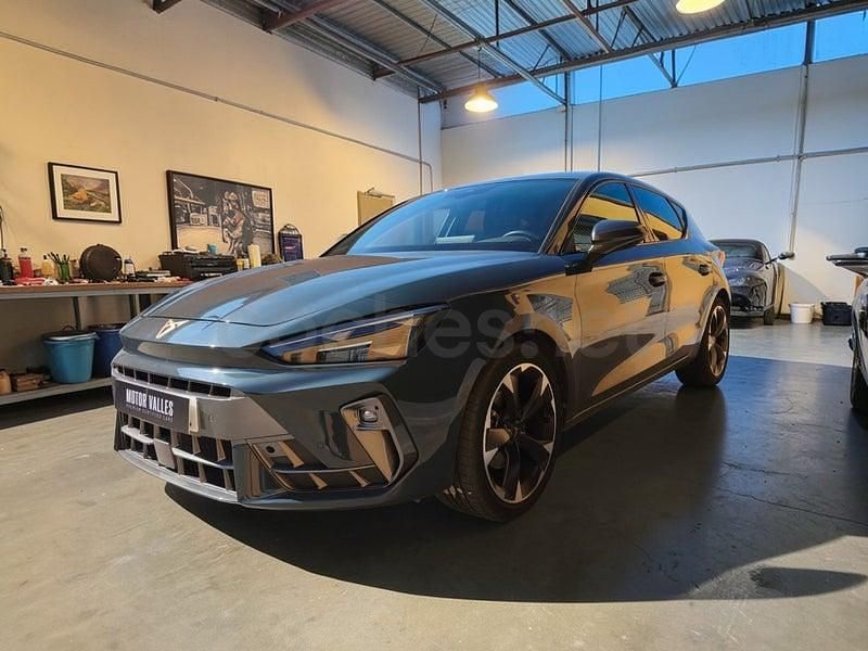 Usado Cupra Leon 150 CV (110 kW) 2024 Gris / plata Berlina