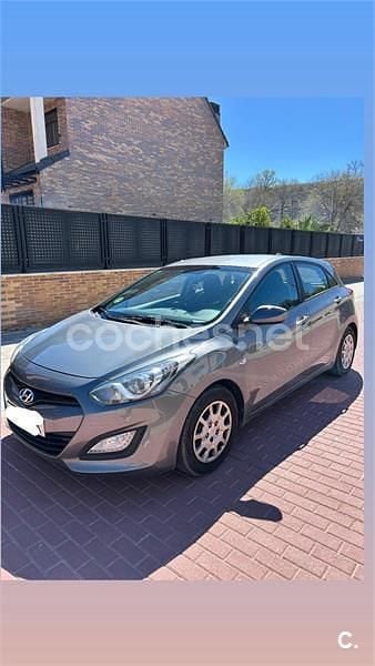 Usado Hyundai i30 Base 90 CV (66 kW) 2012 Gris / plata Berlina
