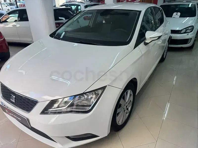 Usado Seat Leon I-Tech 105 CV (77 kW) 2015 Blanco Berlina