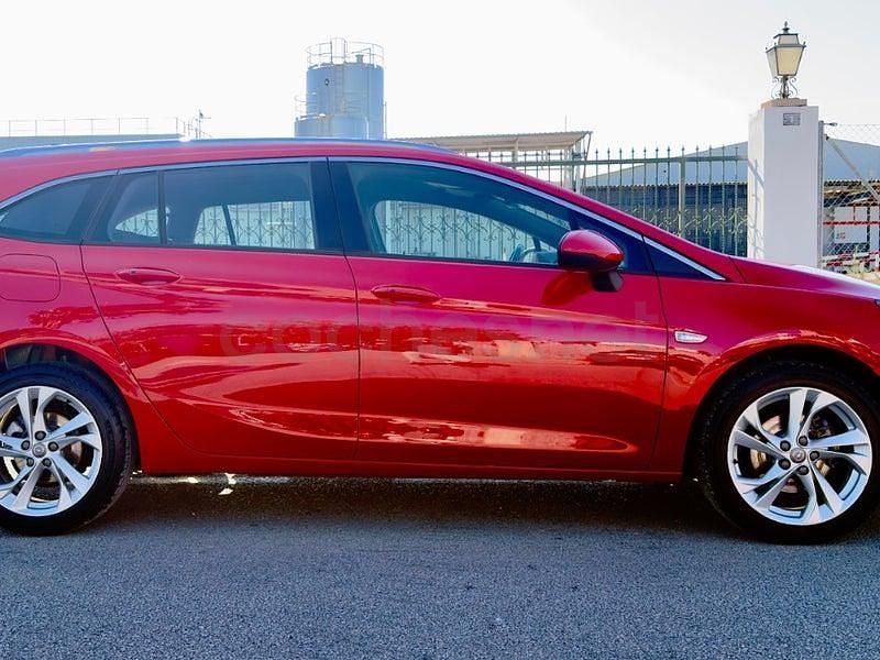 Używany Opel Astra Dynamic 150 KM (110 kW) 2016 Czerwony Kombi