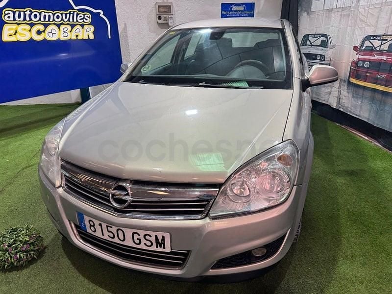 Usado Opel Astra Cosmo 110 CV (80 kW) 2009 Beige Berlina
