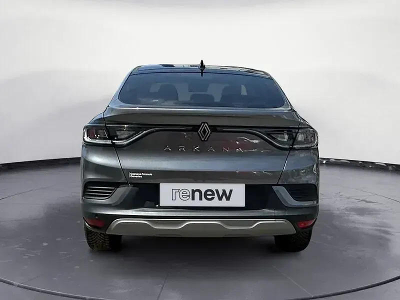 Käytetty Renault Arkana Techno 140 HP (102 kW) 2025 Harmaa Katumaasturi