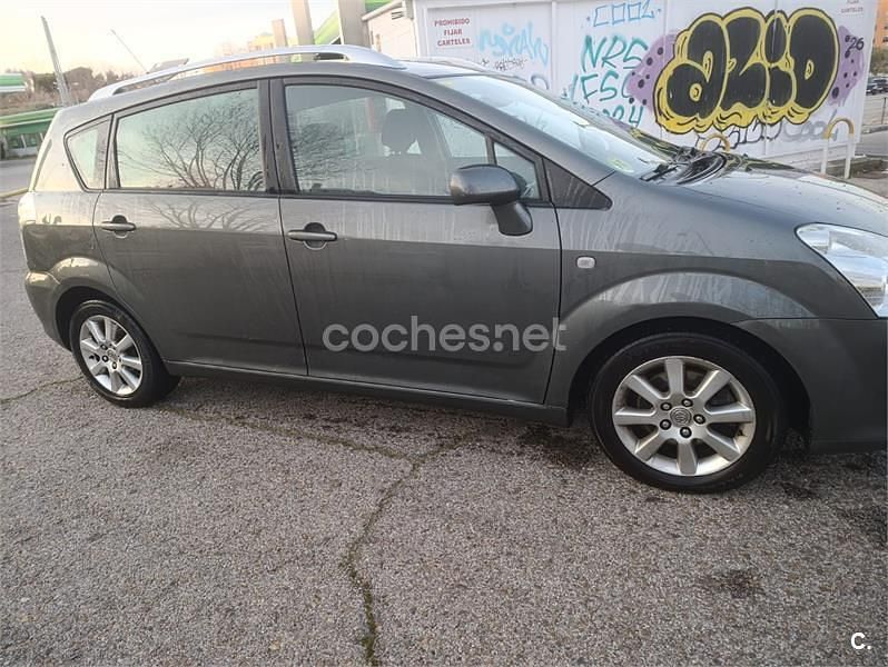 Usado Toyota Corolla Verso Luna 136 CV (100 kW) 2007 Gris / plata Monovolumen