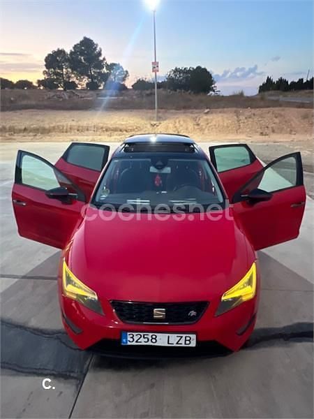 Usado Seat Leon FR 150 CV (110 kW) 2013 Rojo Berlina