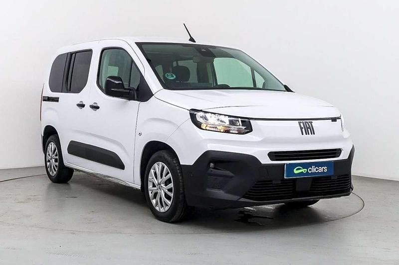 Usado Fiat Doblò 102 CV (75 kW) 2025 Blanco Monovolumen