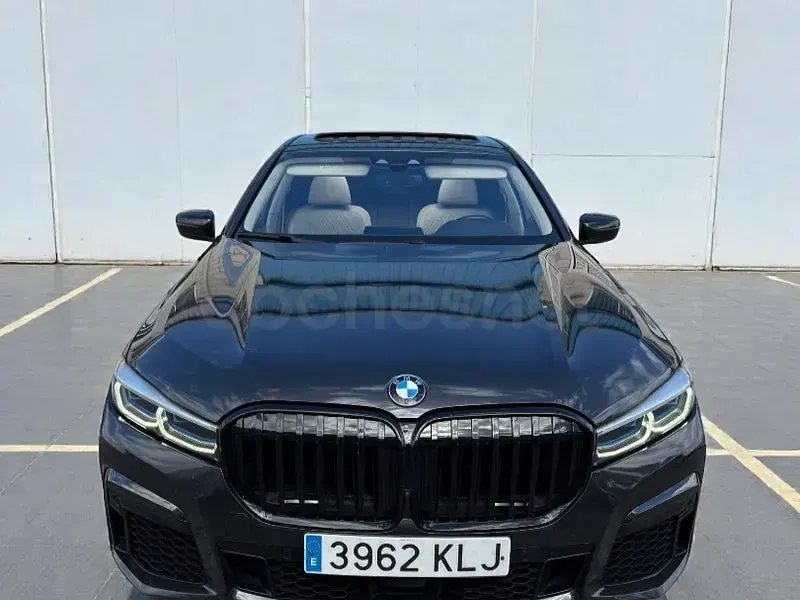 Usado BMW 730 Comfort Edition 265 CV (194 kW) 2018 Gris / plata Berlina
