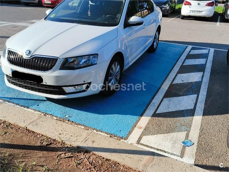 Blanco Usado 2016 Skoda Octavia Ambition Berlina | 11.000 € (Precio justo) - Imagen 1/4