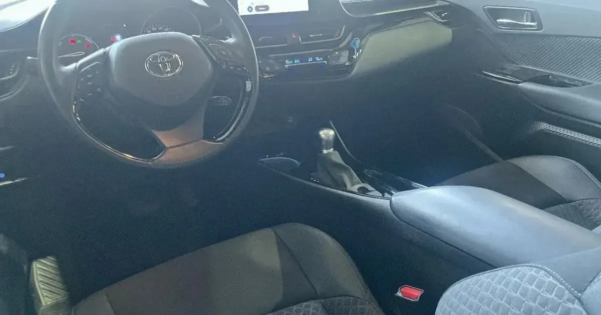 Usado Toyota C-HR Active 122 CV (89 kW) 2023 SUV
