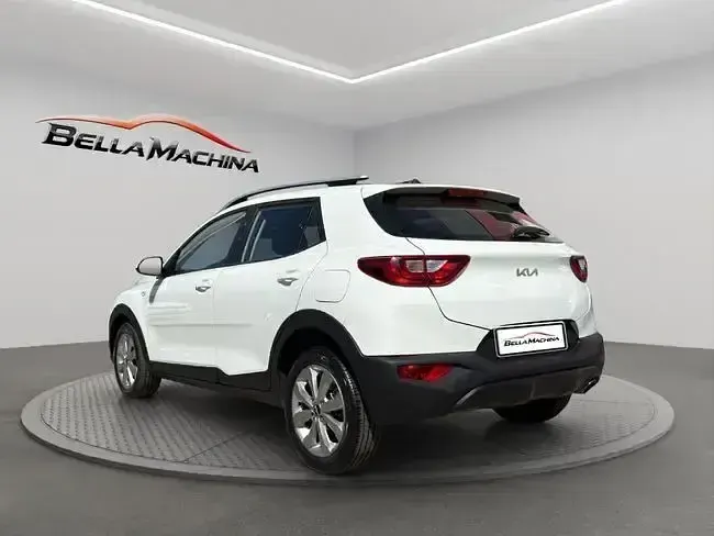 Usado Kia Stonic Plus 84 CV (61 kW) 2022 Blanco SUV