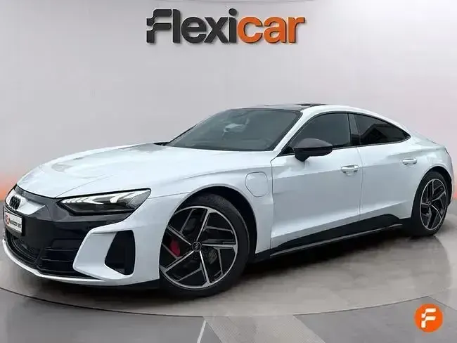 Usado Audi e-tron 350 kW (476 CV) 2021 Blanco SUV