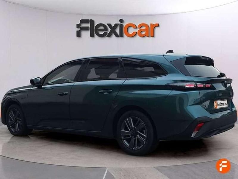 Usado Peugeot 308 Style 131 CV (96 kW) 2024 Verde Utilitario