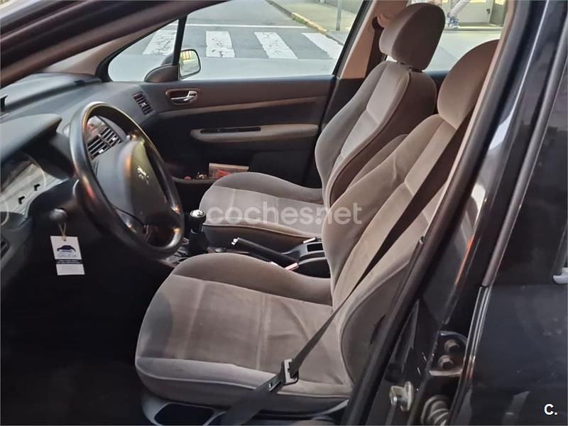 Usado Peugeot 307 110 CV (80 kW) 2003 Negro Berlina