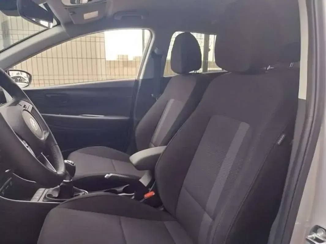 Usado Hyundai i20 90 CV (66 kW) 2026 Gris Utilitario