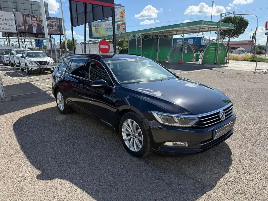 Usado VW Passat Advance 150 CV (110 kW) 2019 Negro Familiar