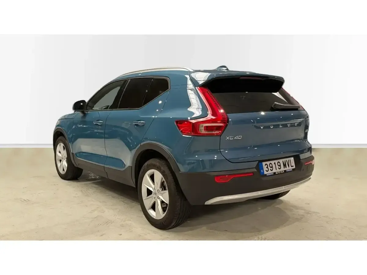 Usado Volvo XC40 Core 163 HP (119 kW) 2024 Azul SUV