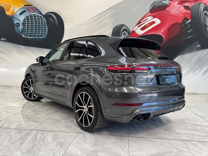 Usado Porsche Cayenne 462 CV (339 kW) 2019 Gris / plata SUV