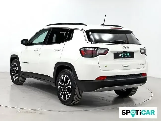 Usado Jeep Compass Limited 131 CV (96 kW) 2024 Blanco SUV