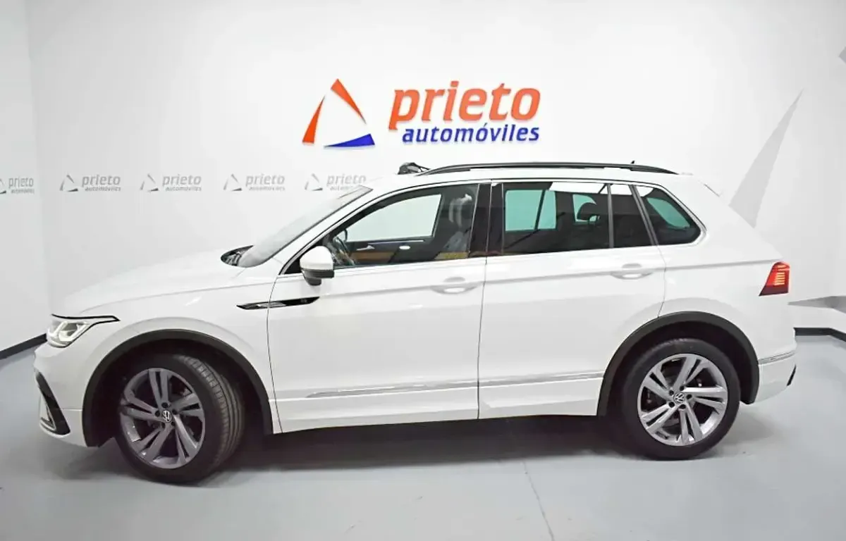 Usado VW Tiguan R-line 150 CV (110 kW) 2022 Blanco SUV
