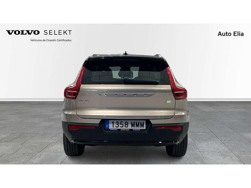 Usado Volvo XC40 Plus 175 kW (238 CV) 2023 Gris SUV