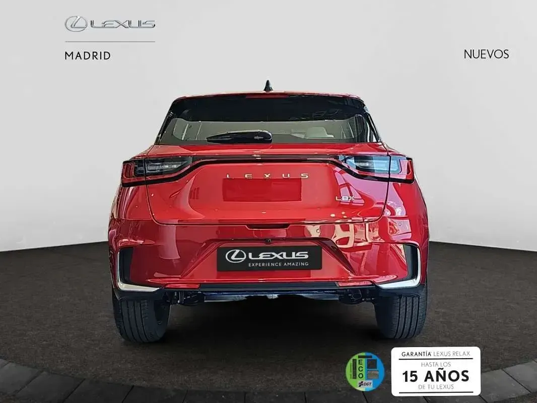 Nuevo Lexus LBX 136 CV (100 kW) 2026 Rojo SUV