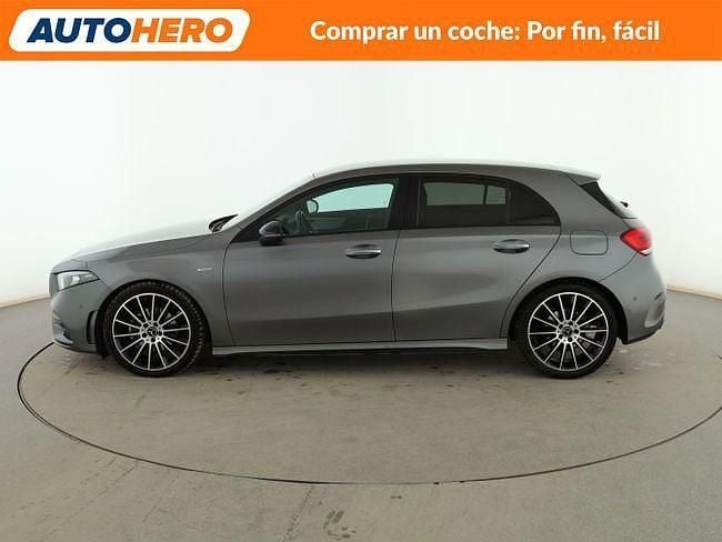 Usado Mercedes A180 AMG line 136 CV (100 kW) 2021 Gris Berlina