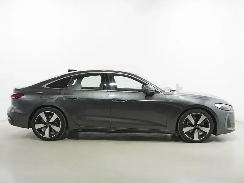 Usado Audi A5 S-Line 204 CV (150 kW) 2026 Gris / plata Berlina