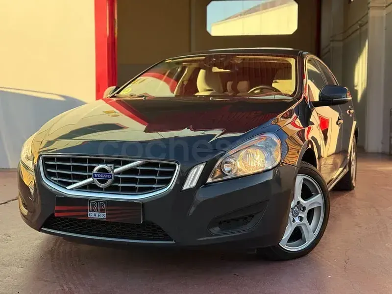 Usado Volvo S60 Momentum 215 CV (158 kW) 2012 Blanco Berlina