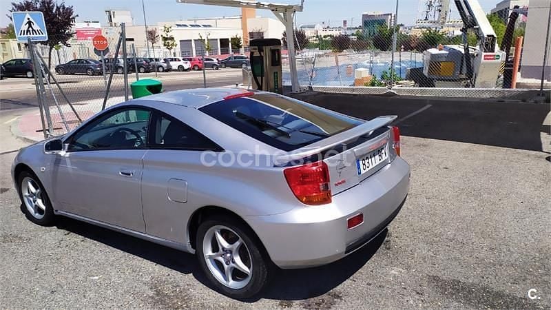 Usado Toyota Celica 143 CV (105 kW) 2001 Gris / plata Coupe