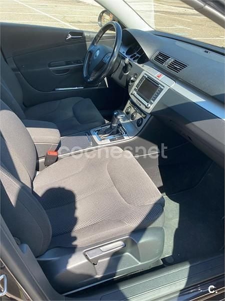 Usado VW Passat Advance 140 CV (102 kW) 2008 Gris / plata Berlina