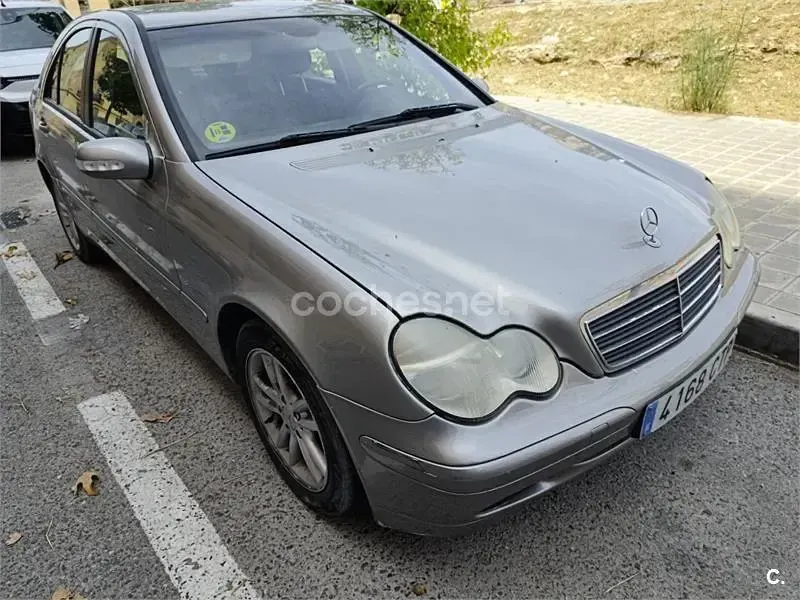 Usado Mercedes C180 Classic 143 CV (105 kW) 2004 Beige Berlina