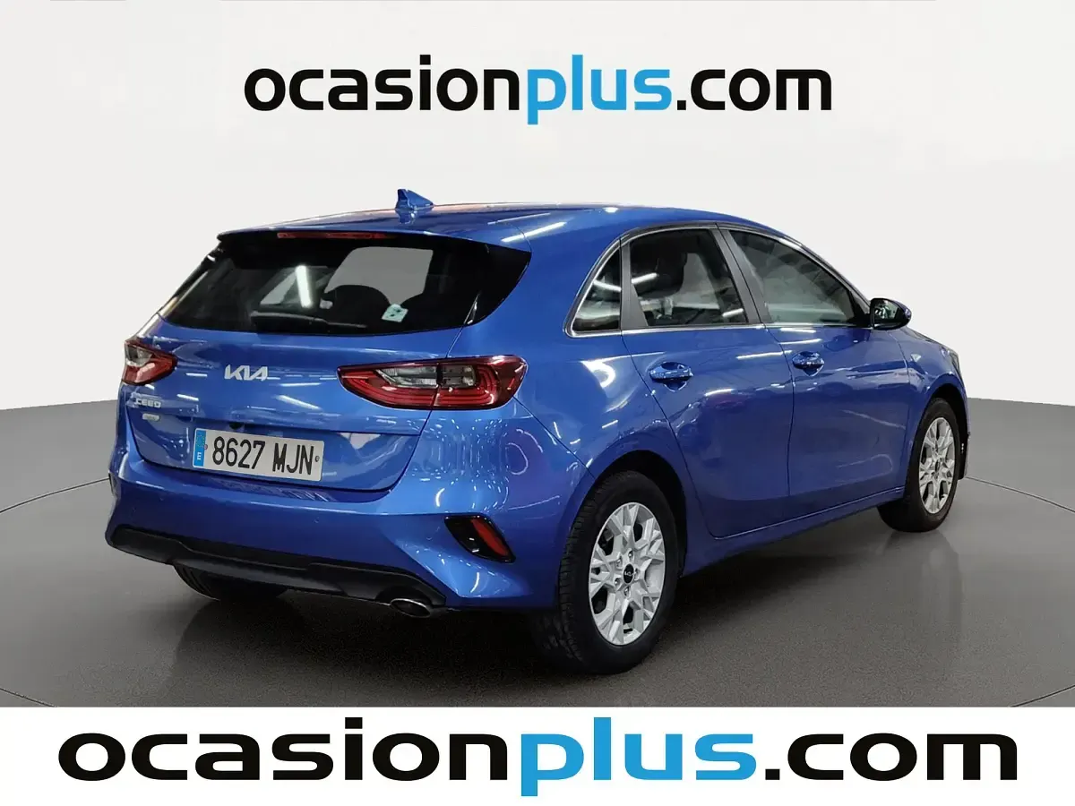 Usado Kia Ceed 136 CV (100 kW) 2023 Azul Utilitario