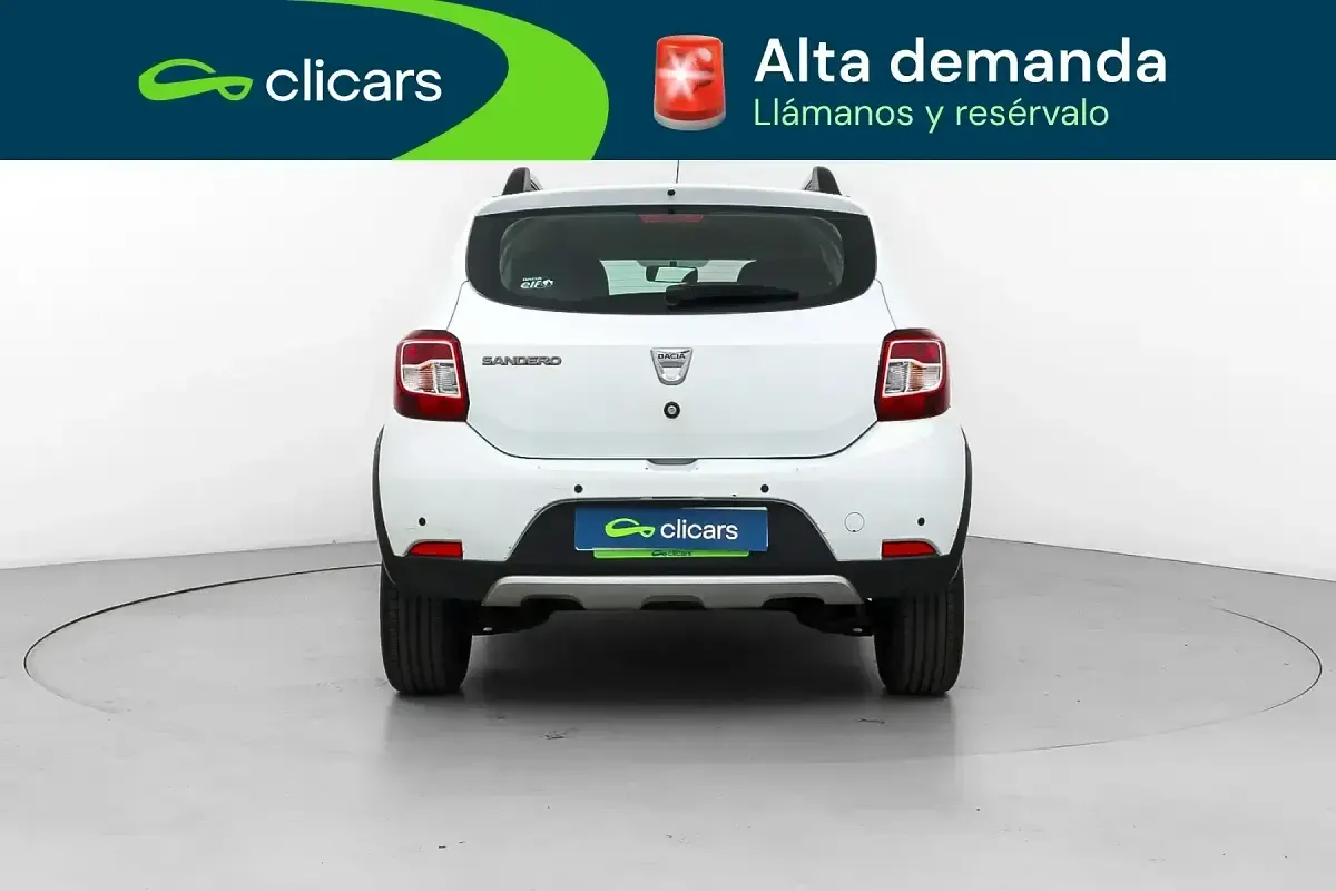 Usado Dacia Sandero Stepway 90 CV (66 kW) 2016 Blanco Berlina