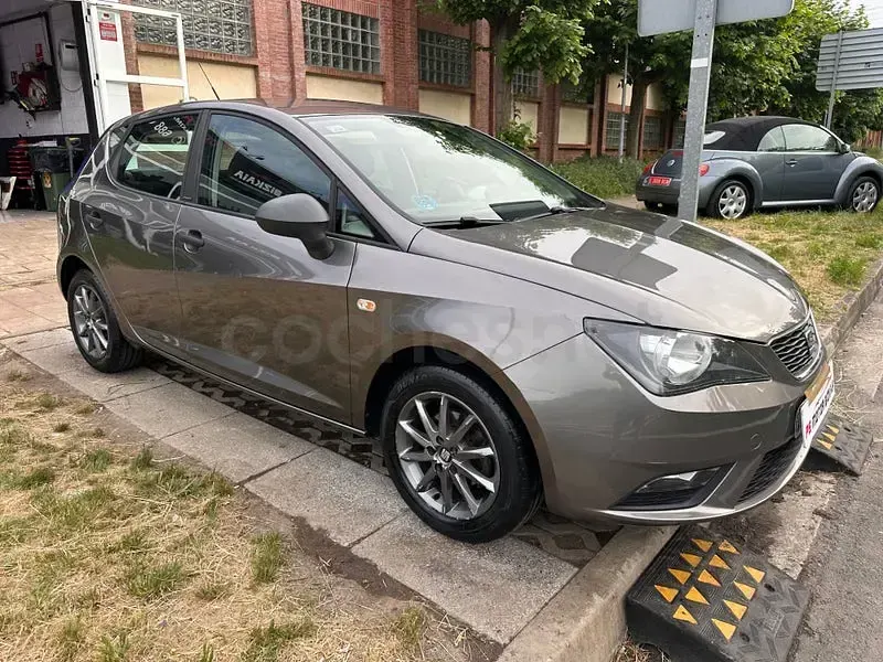 Usado Seat Ibiza Style 75 CV (55 kW) 2015 Gris / plata Berlina