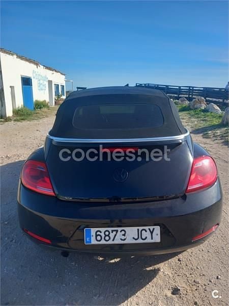 Usado VW Beetle Design 110 CV (80 kW) 2015 Negro Utilitario