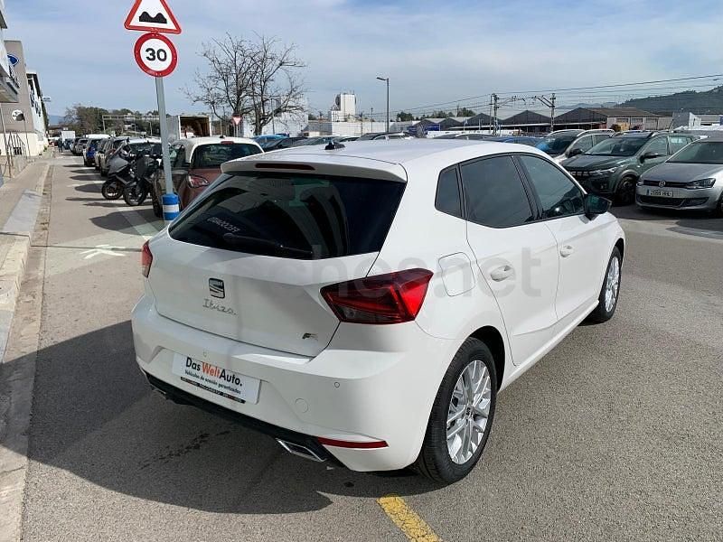 Usado Seat Ibiza FR 115 CV (84 kW) 2025 Blanco Utilitario