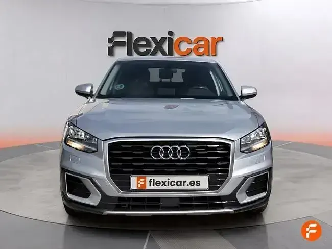 Usado Audi Q2 Design 116 CV (85 kW) 2018 Gris SUV