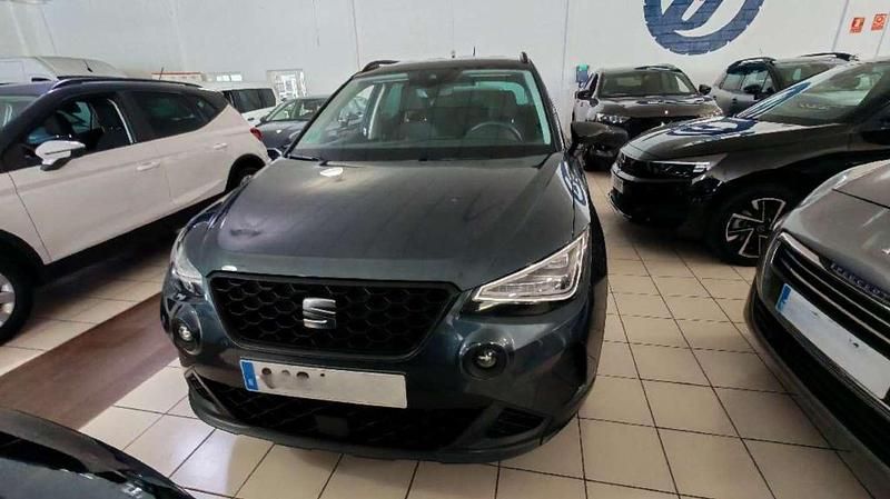 Usado Seat Arona Style 116 CV (85 kW) 2025 Gris SUV