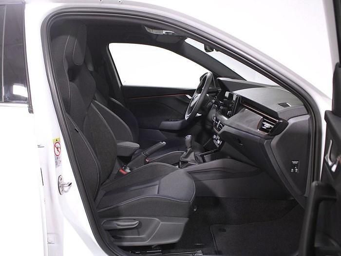 Usado Skoda Scala 115 CV (84 kW) 2024 Blanco Utilitario