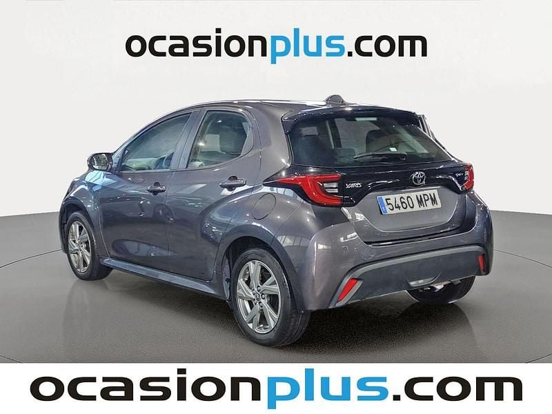 Usado Toyota Yaris Hybrid Active 116 CV (85 kW) 2024 Gris Utilitario