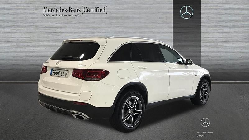 Usado Mercedes GLC300e AMG line 306 CV (225 kW) 2020 Blanco polar SUV