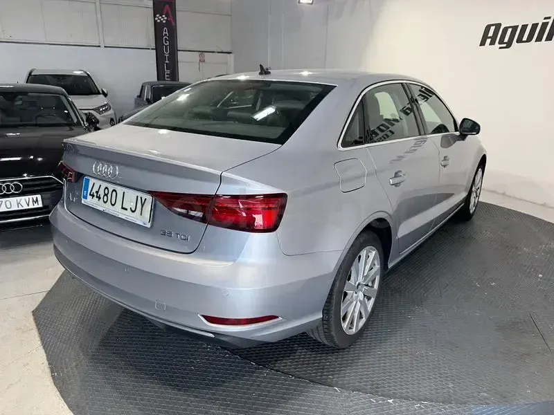 Käytetty Audi A3 Design 150 HP (110 kW) 2020 Harmaa Sedan