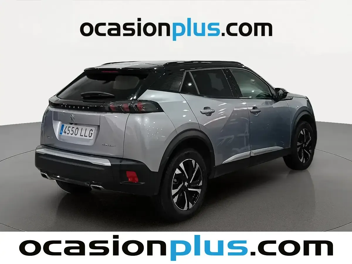 Usado Peugeot 2008 GT-line 130 CV (95 kW) 2020 Gris SUV