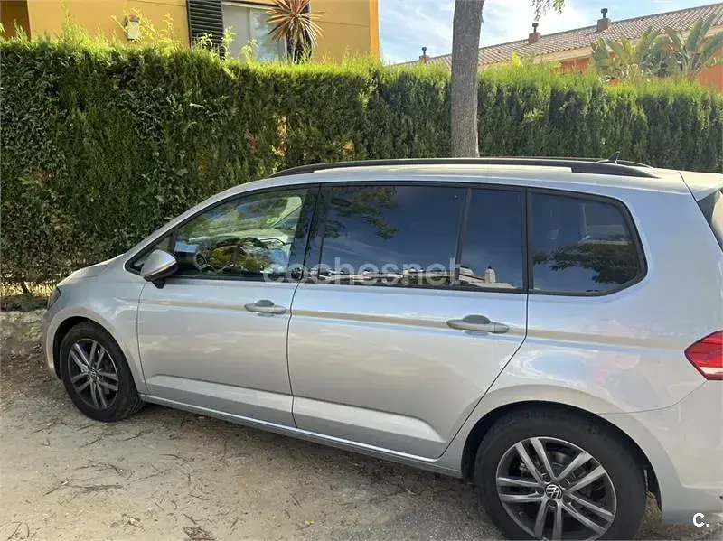 Usado VW Touran 150 CV (110 kW) 2026 Gris / plata Monovolumen